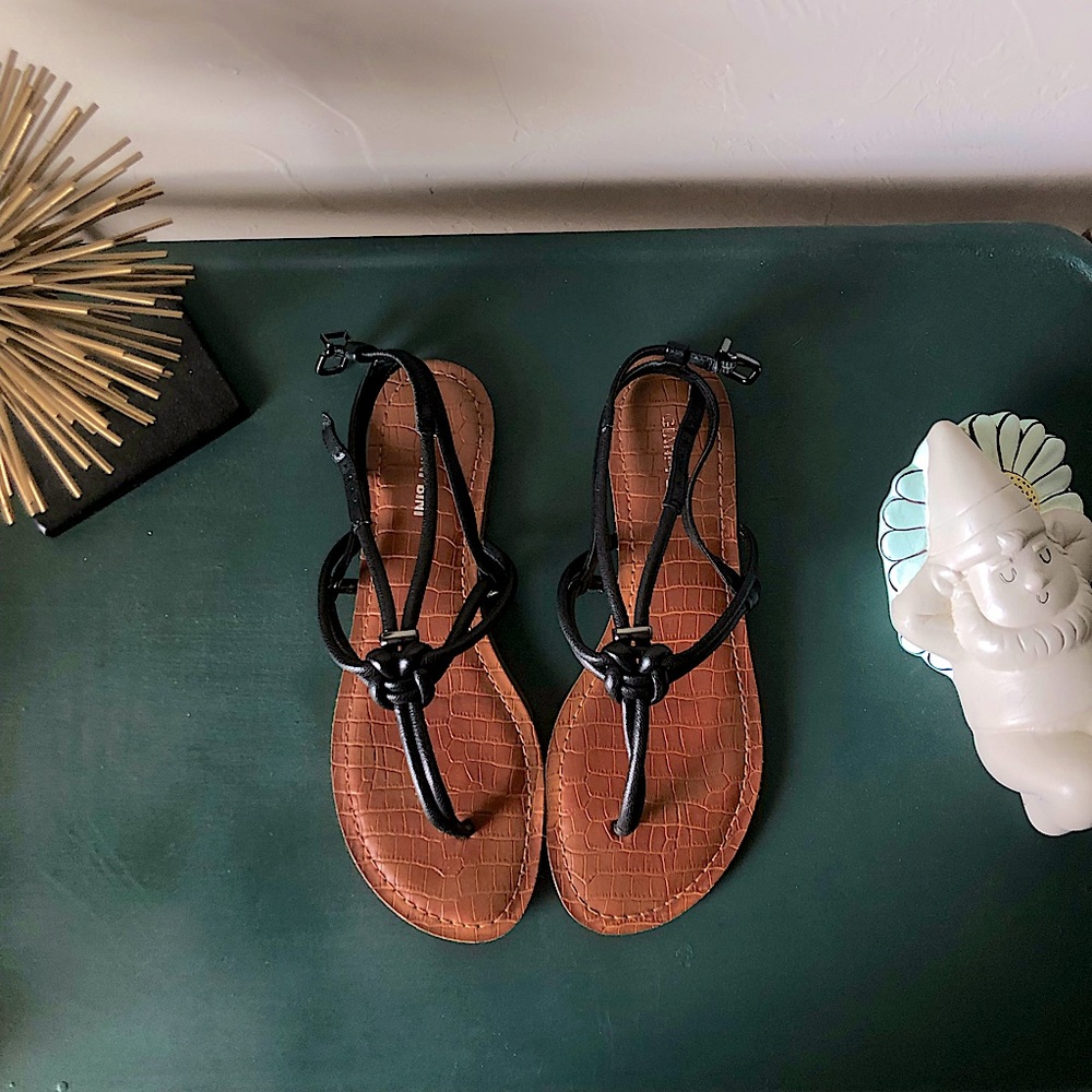 Gianna Bini Sandals Size: 9